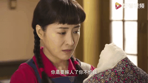被继母关厕所17天,后妈深夜回家发现继女坐门口